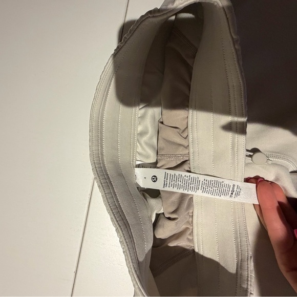 Lululemon Elegant Cream Track Pants for Women - Picture 3 of 3